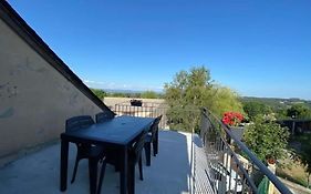 Petite maison avec terrasse